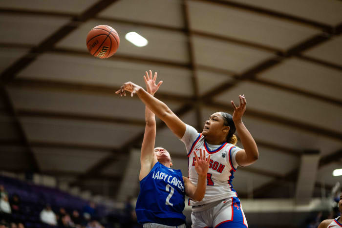 Benson Grants Pass 6A Oregon girls basketball quarterfinal 2024 Naji Saker -35